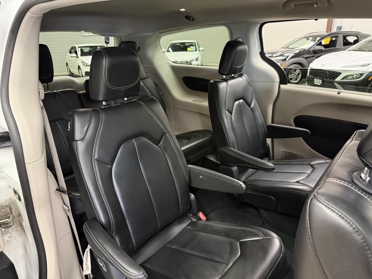 2023 Chrysler Pacifica Touring L Photo