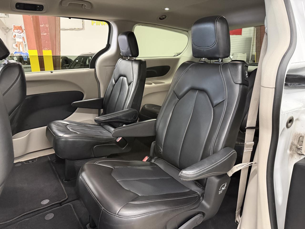 2023 Chrysler Pacifica Touring L Photo