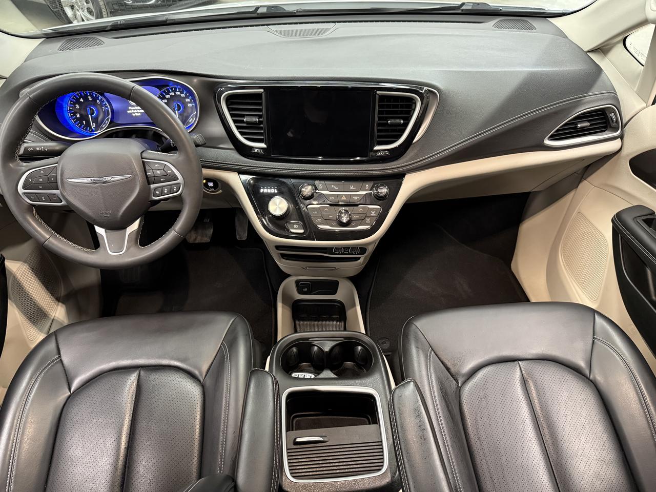 2023 Chrysler Pacifica Touring L Photo