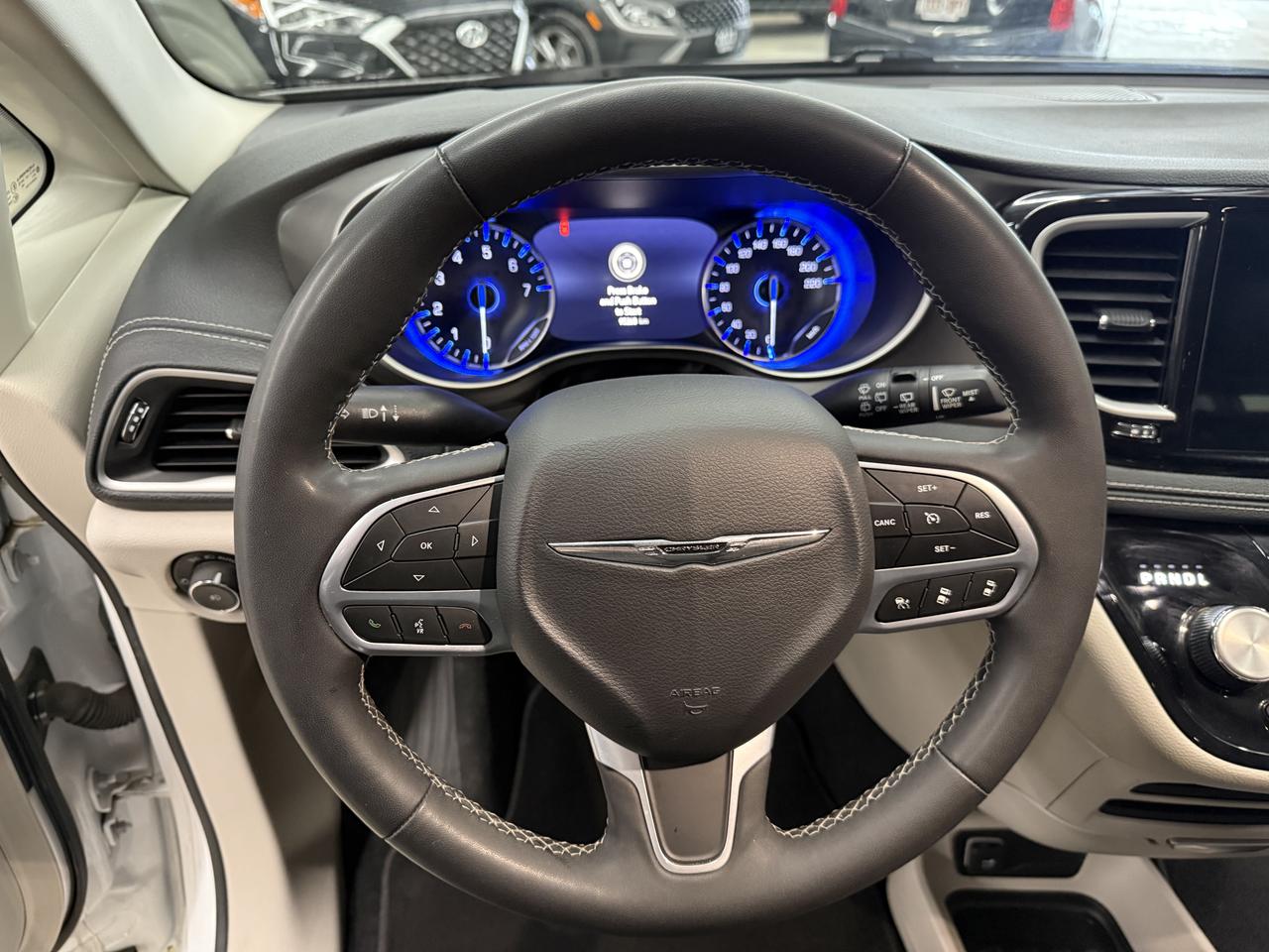 2023 Chrysler Pacifica Touring L Photo