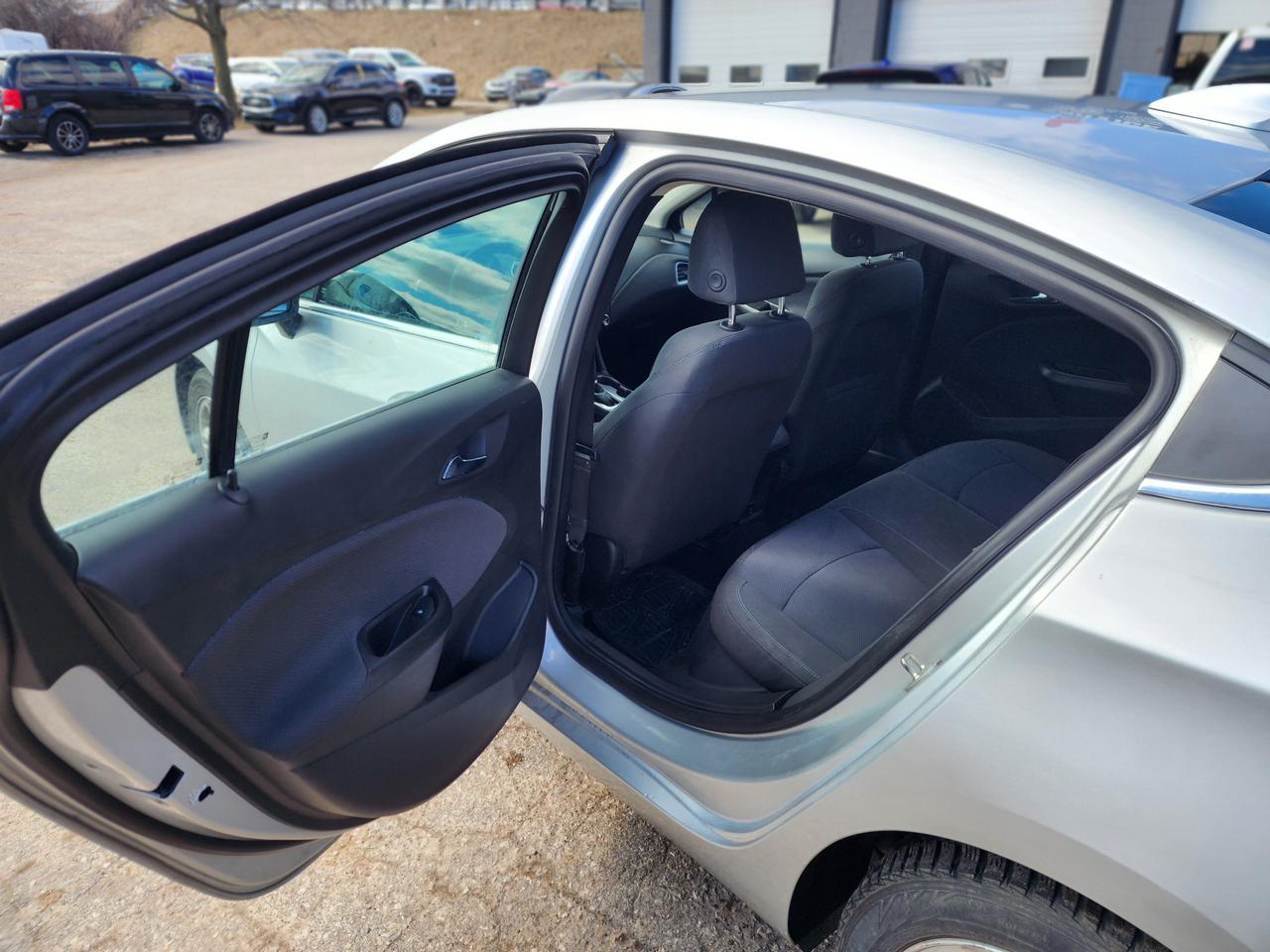 2018 Chevrolet Cruze LT l Clean Carfax | No Accidents | Remote Start | Photo