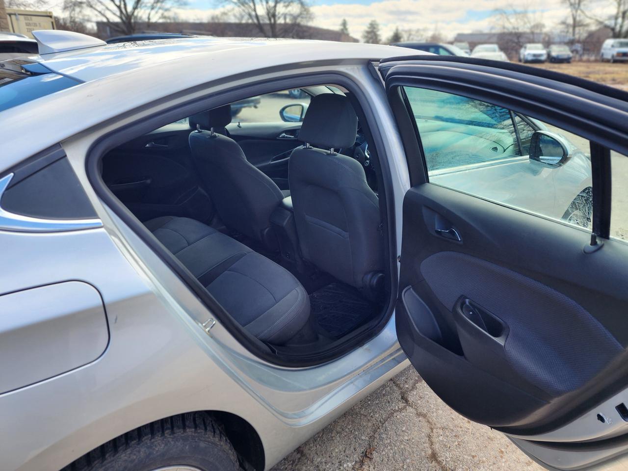 2018 Chevrolet Cruze LT l Clean Carfax | No Accidents | Remote Start | Photo