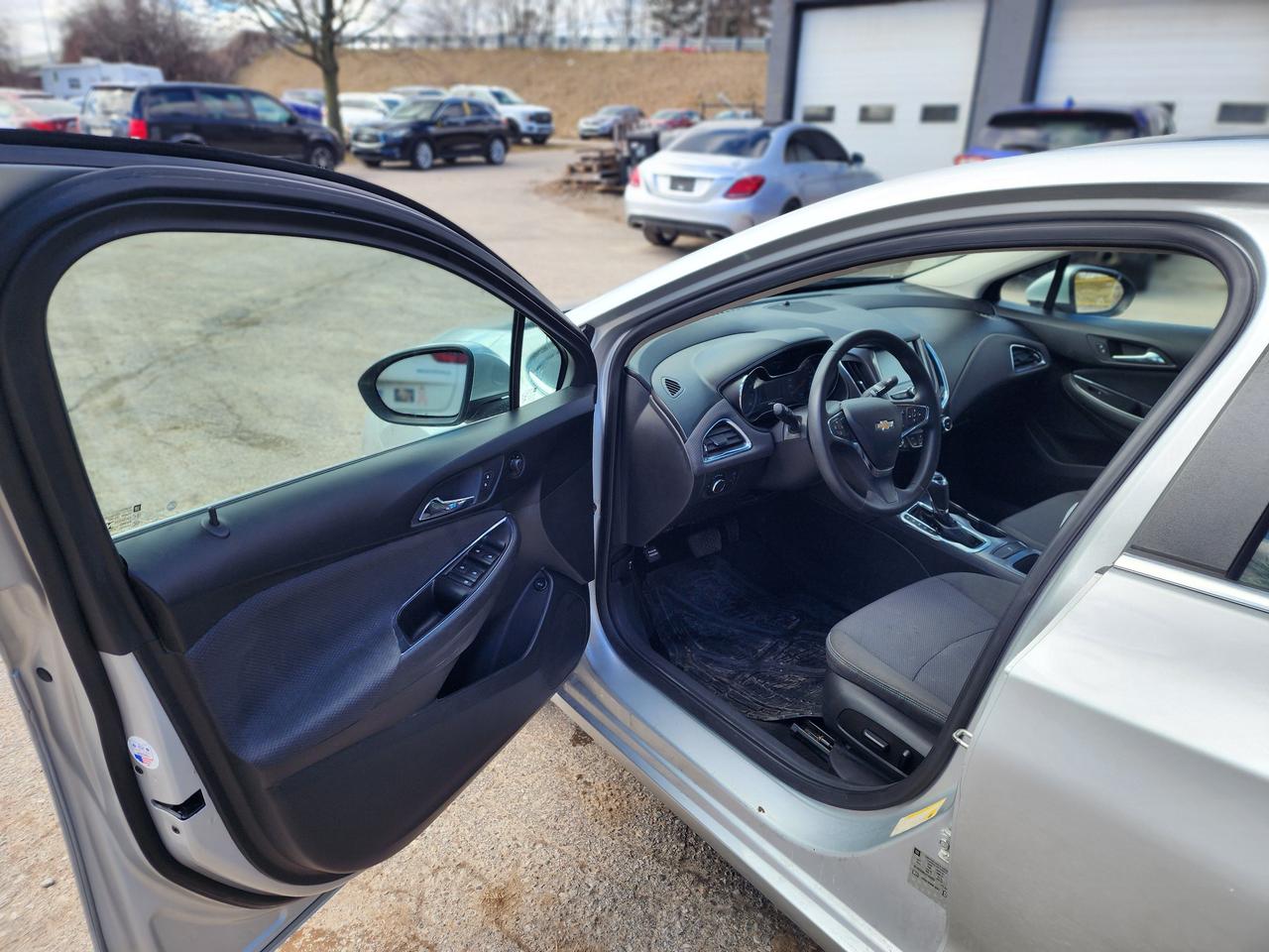 2018 Chevrolet Cruze LT l Clean Carfax | No Accidents | Remote Start | Photo