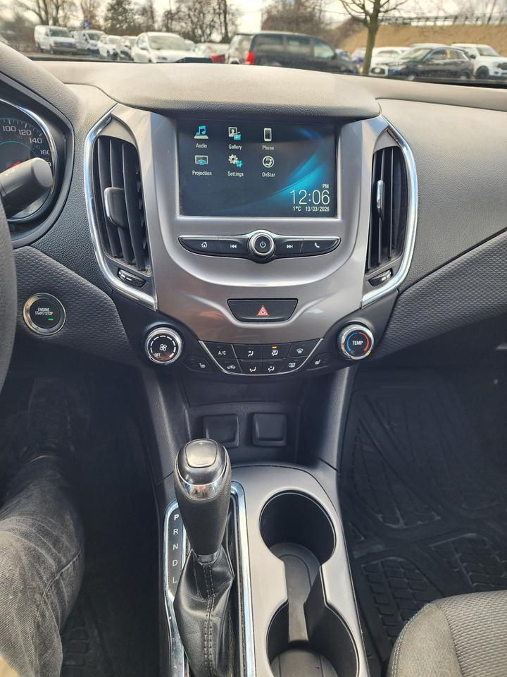 2018 Chevrolet Cruze LT l Clean Carfax | No Accidents | Remote Start | Photo