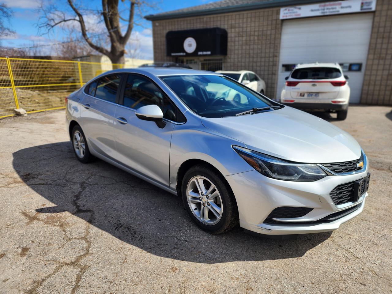 2018 Chevrolet Cruze LT l Clean Carfax | No Accidents | Remote Start | Photo2