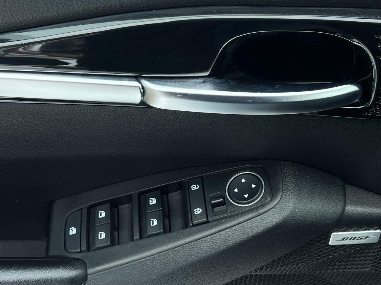 2021 Kia Seltos SX Turbo AWD, MOONROOF, HEATED LEATHER SEATS, SIRIUS XM, BACK UP CAM, NAV, HEATED STEERING WHEEL!! Photo