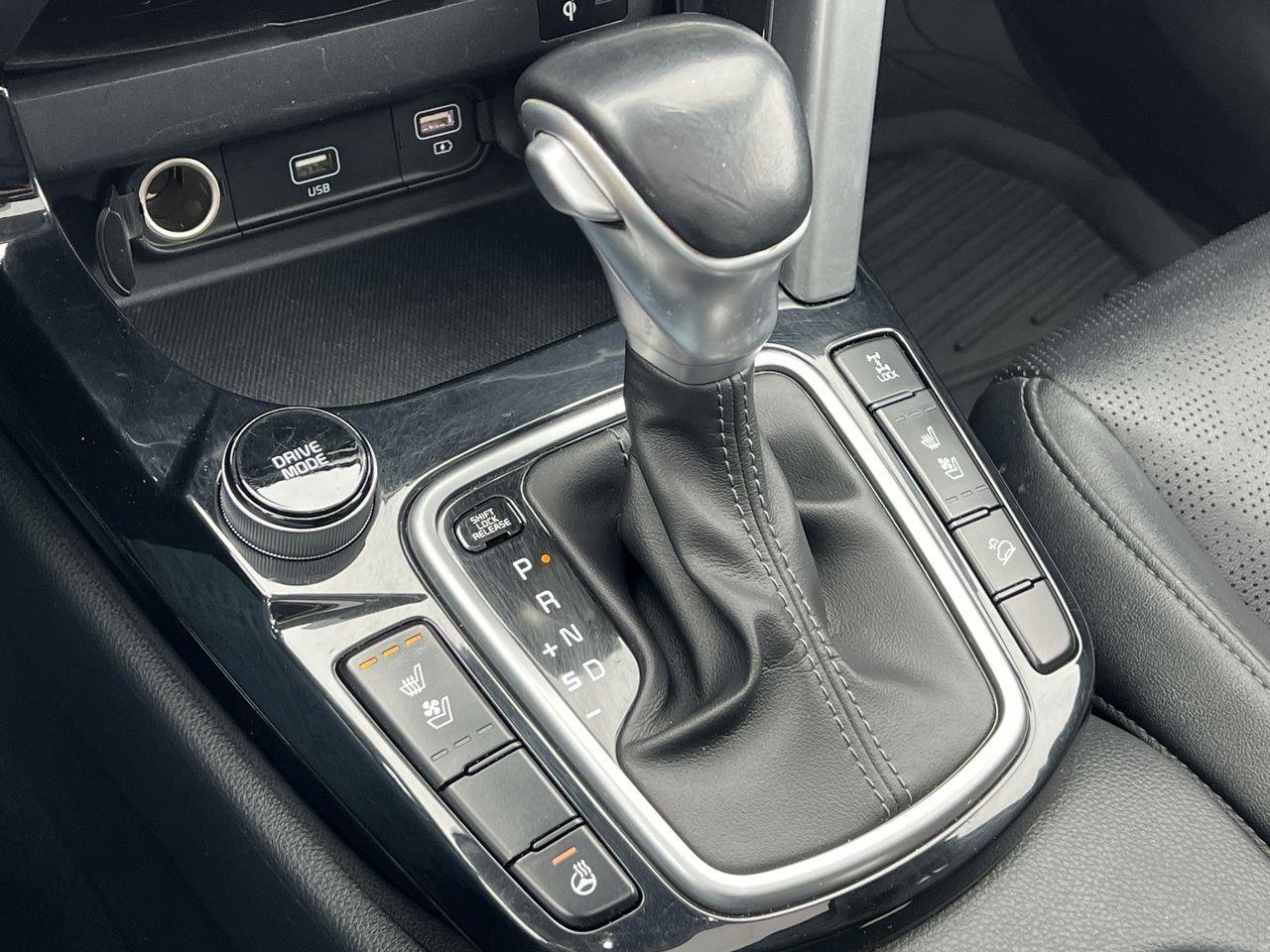 2021 Kia Seltos SX Turbo AWD, MOONROOF, HEATED LEATHER SEATS, SIRIUS XM, BACK UP CAM, NAV, HEATED STEERING WHEEL!! Photo