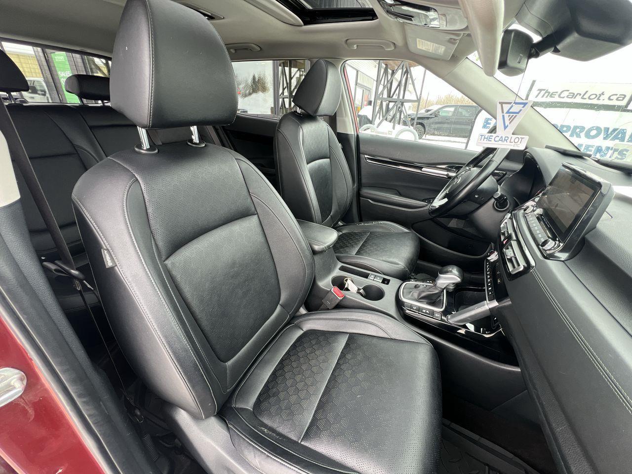 2021 Kia Seltos SX Turbo AWD, MOONROOF, HEATED LEATHER SEATS, SIRIUS XM, BACK UP CAM, NAV, HEATED STEERING WHEEL!! Photo
