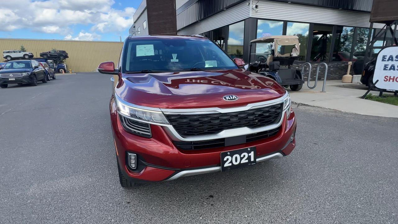 2021 Kia Seltos SX Turbo AWD, MOONROOF, HEATED LEATHER SEATS, SIRIUS XM, BACK UP CAM, NAV, HEATED STEERING WHEEL!! Photo