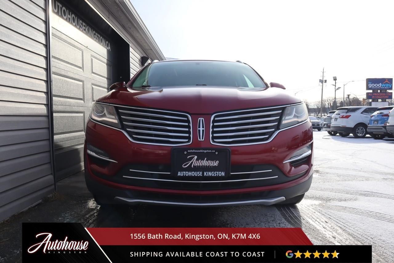 2017 Lincoln MKC Select PANORAMIC MOONROOF - NAVIGATION Photo2