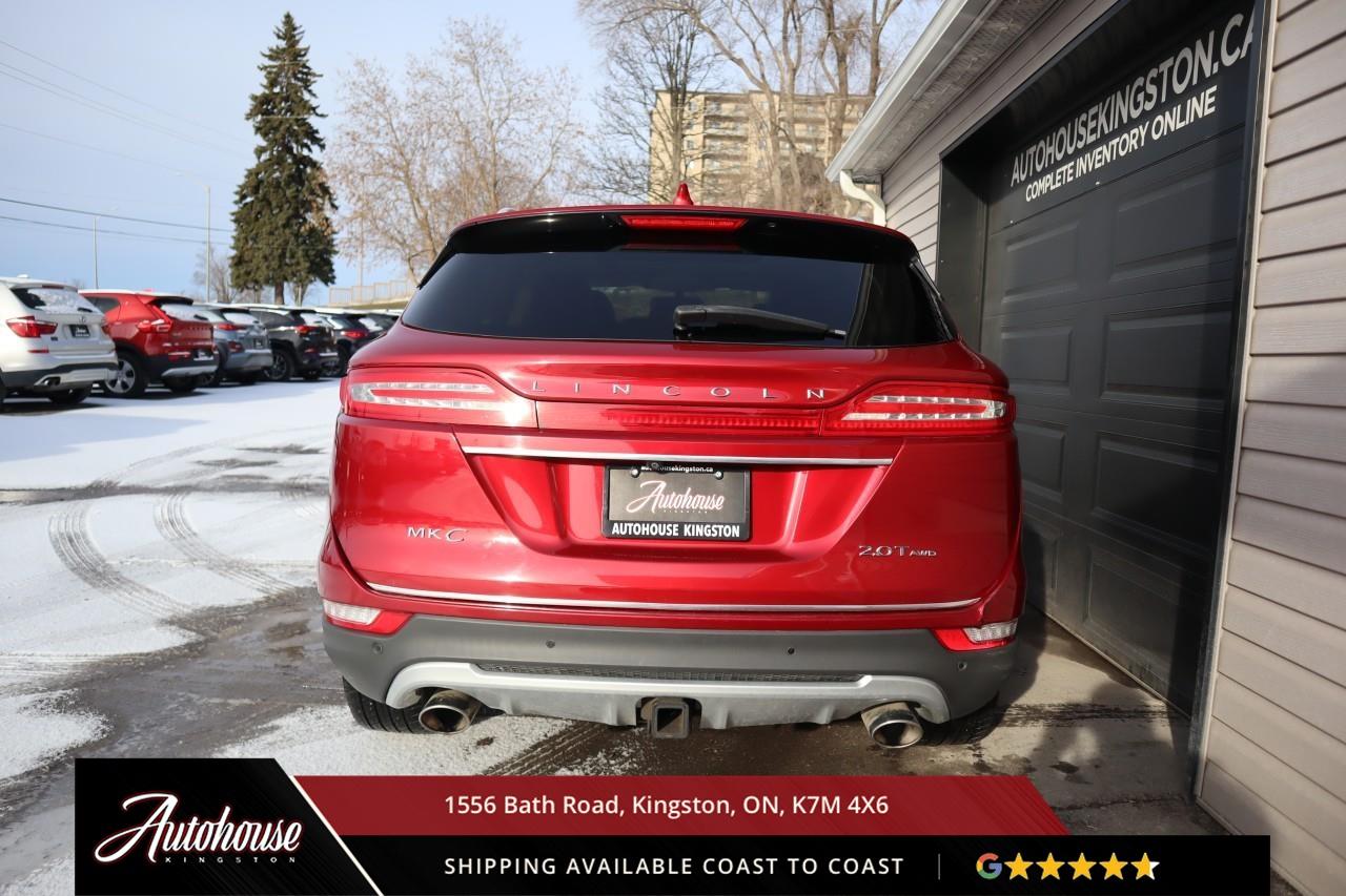 2017 Lincoln MKC Select PANORAMIC MOONROOF - NAVIGATION Photo