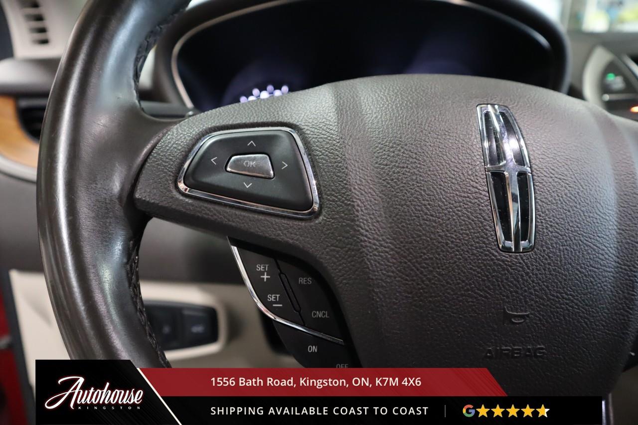 2017 Lincoln MKC Select PANORAMIC MOONROOF - NAVIGATION Photo