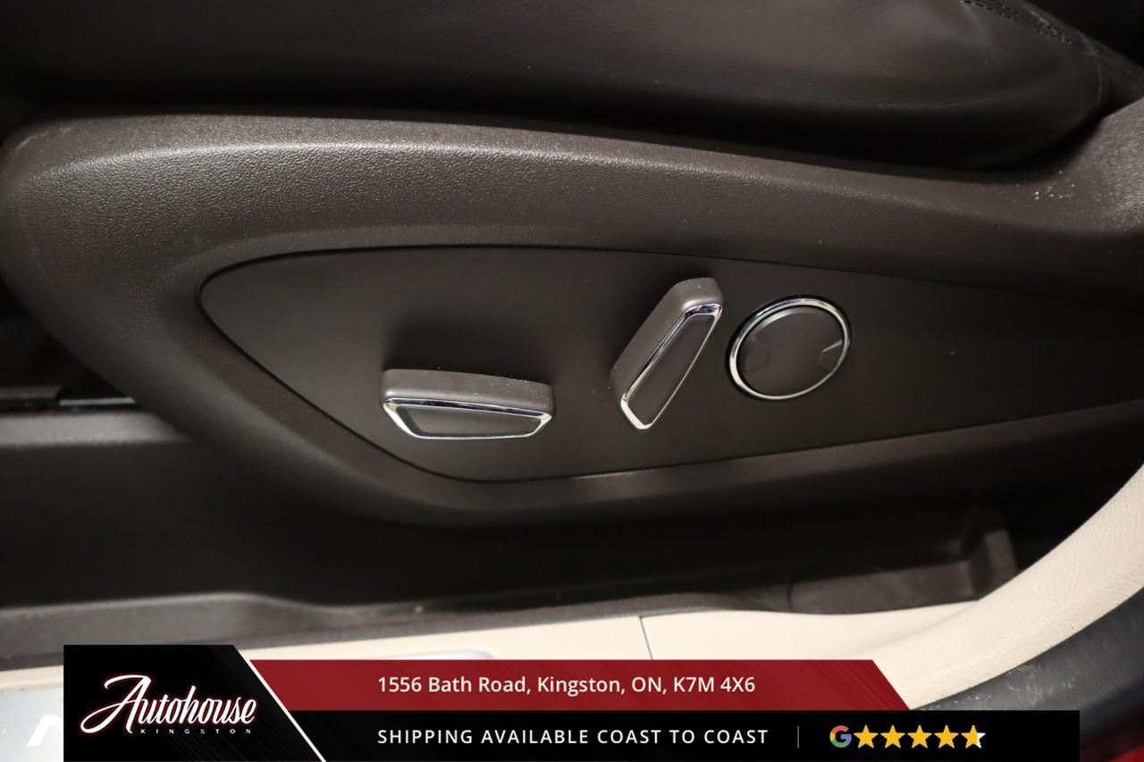 2017 Lincoln MKC Select PANORAMIC MOONROOF - NAVIGATION Photo