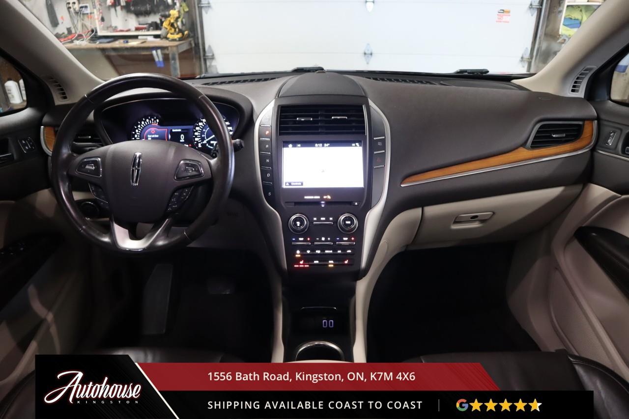 2017 Lincoln MKC Select PANORAMIC MOONROOF - NAVIGATION Photo