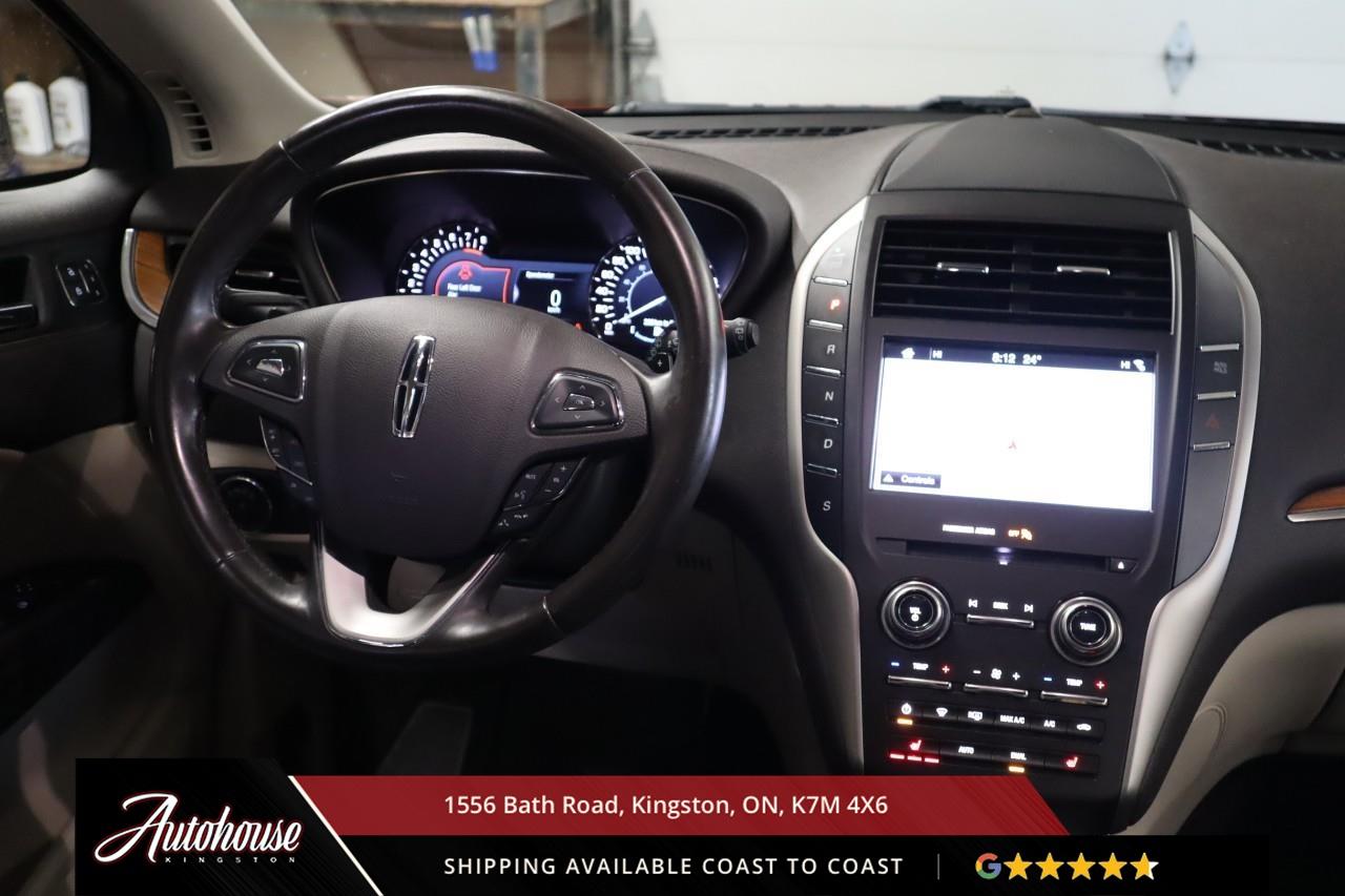 2017 Lincoln MKC Select PANORAMIC MOONROOF - NAVIGATION Photo