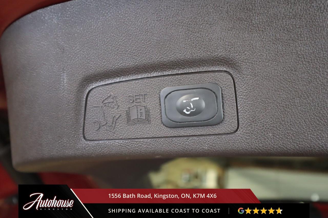 2017 Lincoln MKC Select PANORAMIC MOONROOF - NAVIGATION Photo