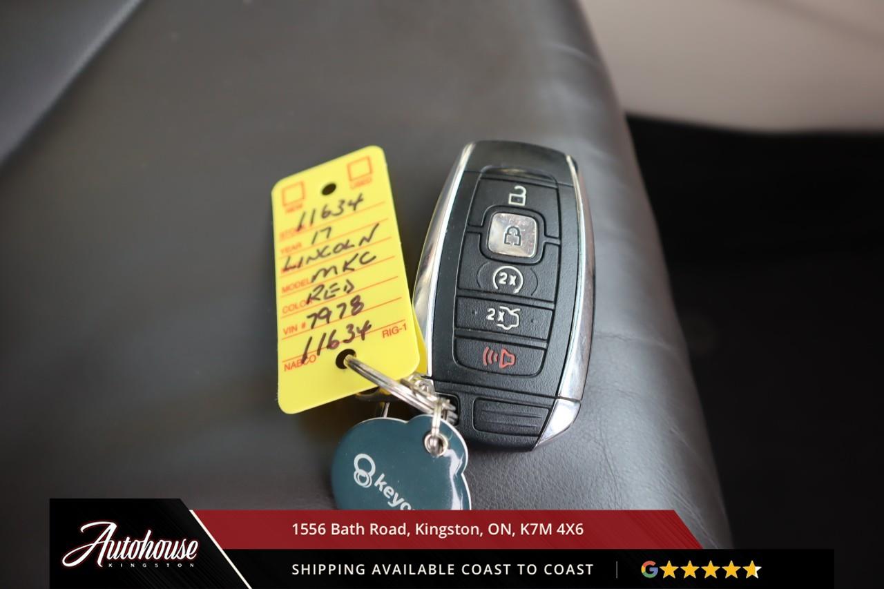 2017 Lincoln MKC Select PANORAMIC MOONROOF - NAVIGATION Photo