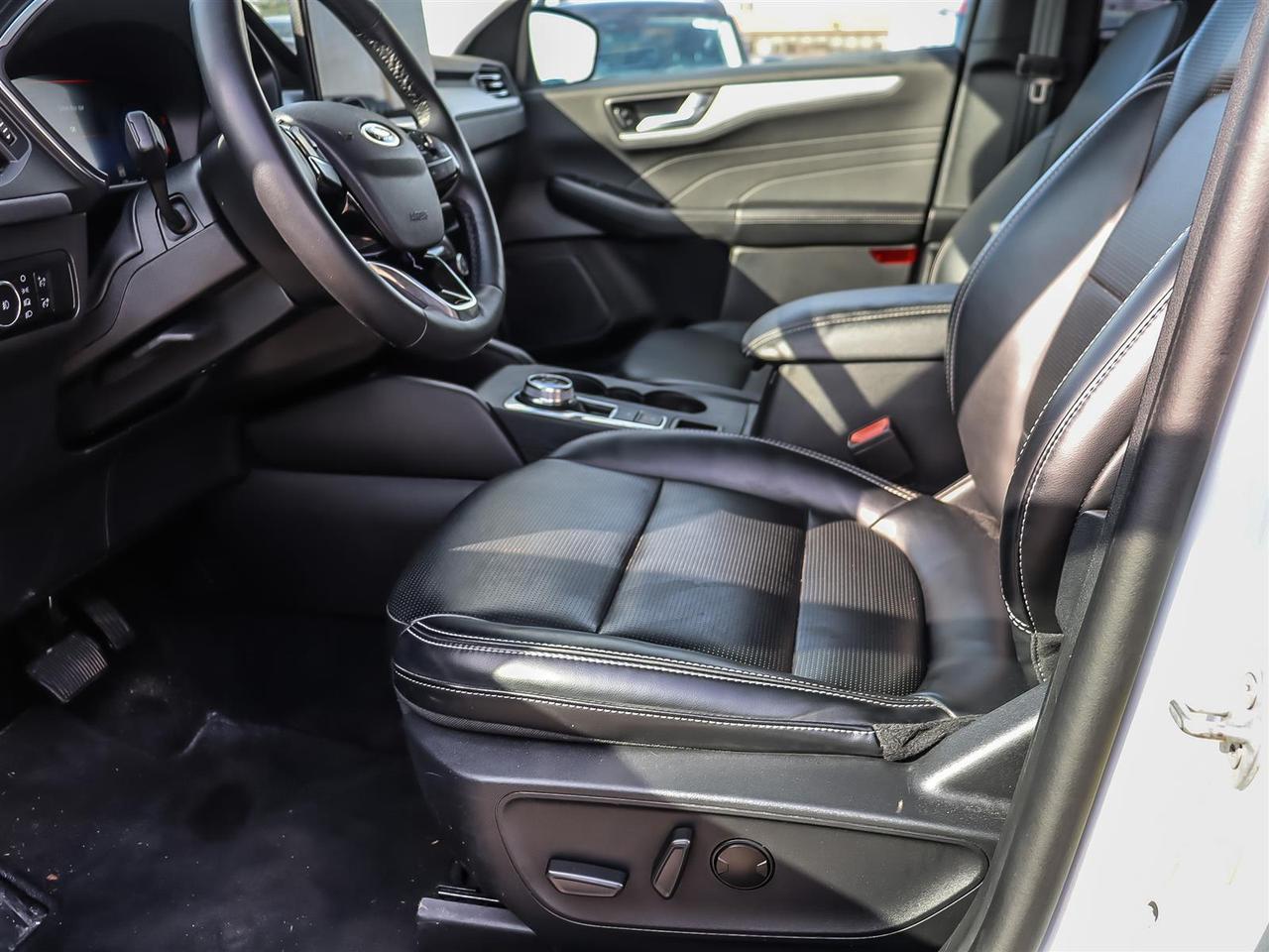 2025 Ford Escape Platinum | AWD | Premium Sound | Photo