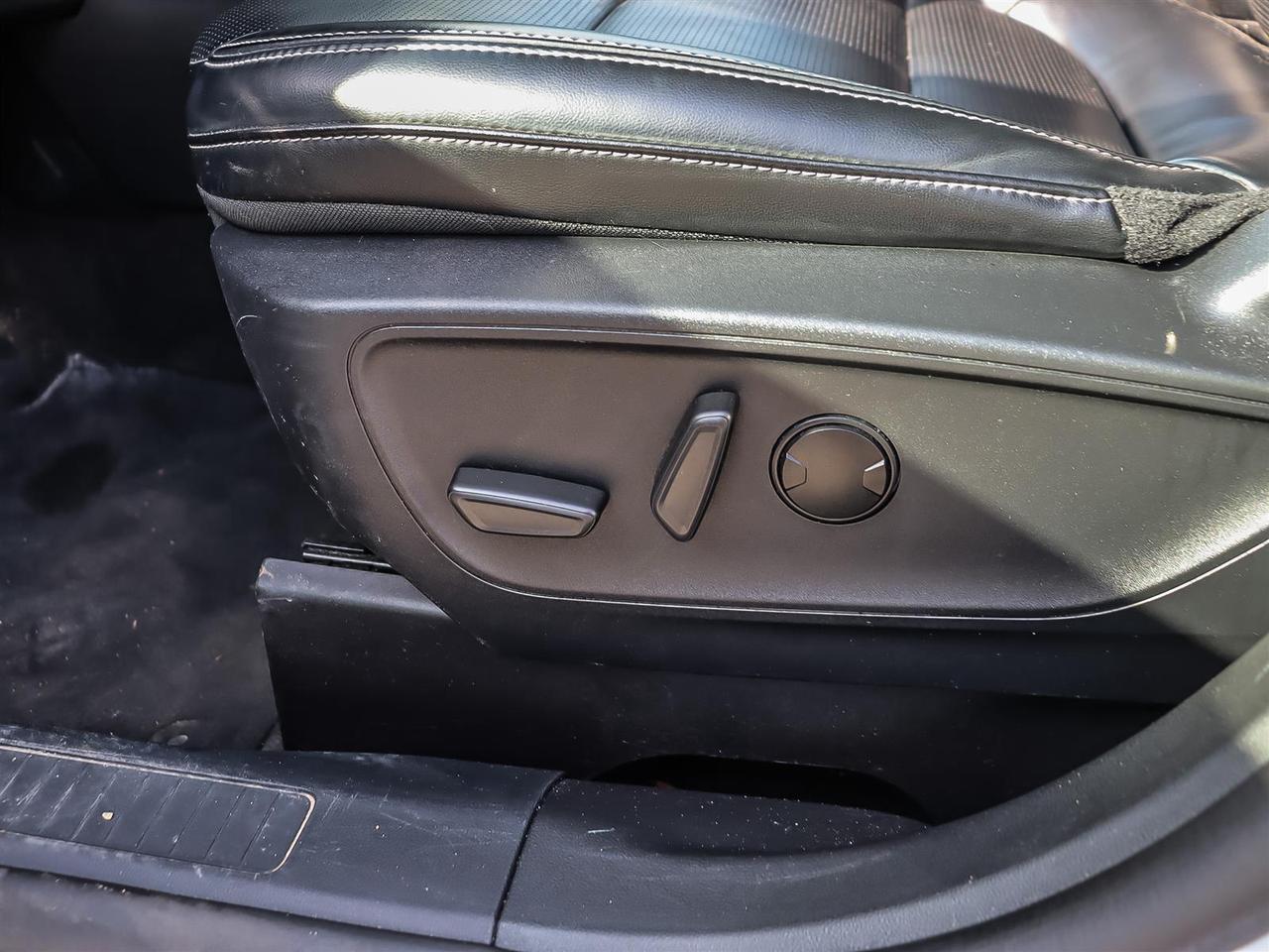 2025 Ford Escape Platinum | AWD | Premium Sound | Photo