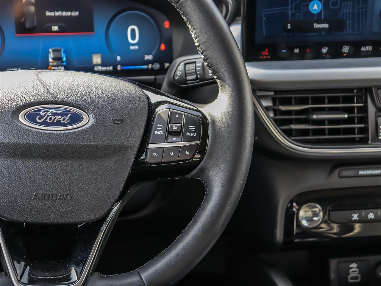 2025 Ford Escape Platinum | AWD | Premium Sound | Photo
