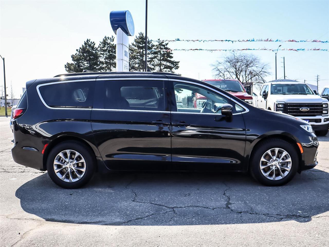 2022 Chrysler Pacifica Touring L | FINANCE IT FOR $117 PER WEEK + TAX | Photo