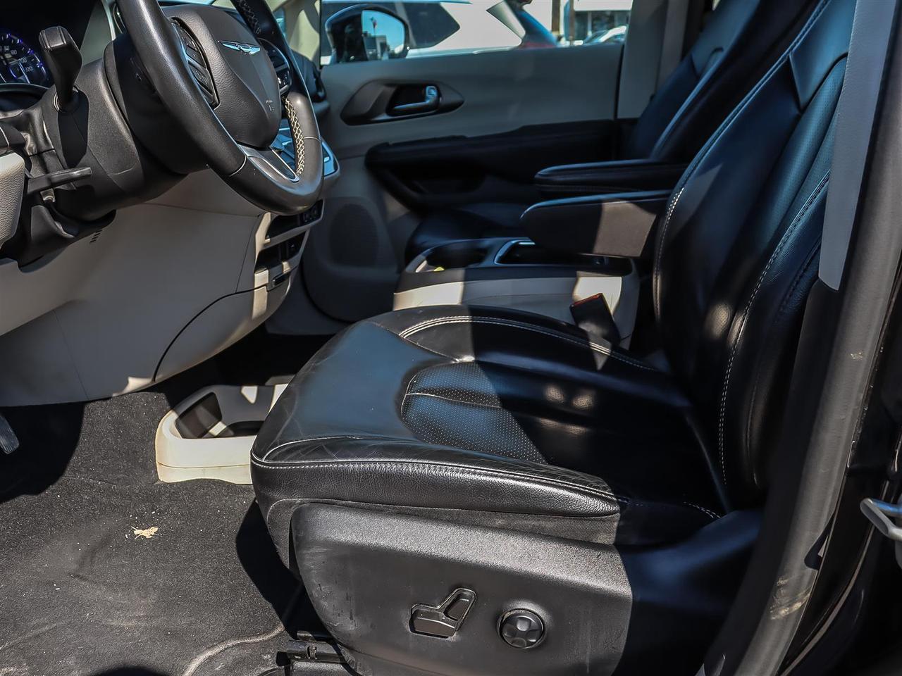 2022 Chrysler Pacifica Touring L | FINANCE IT FOR $117 PER WEEK + TAX | Photo