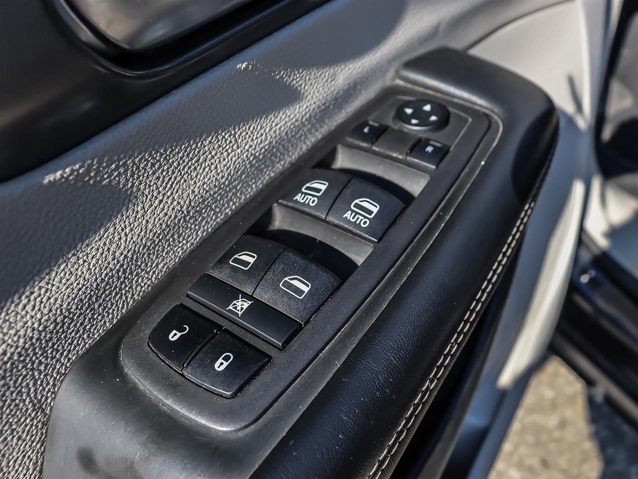 2022 Chrysler Pacifica Touring L | FINANCE IT FOR $117 PER WEEK + TAX | Photo