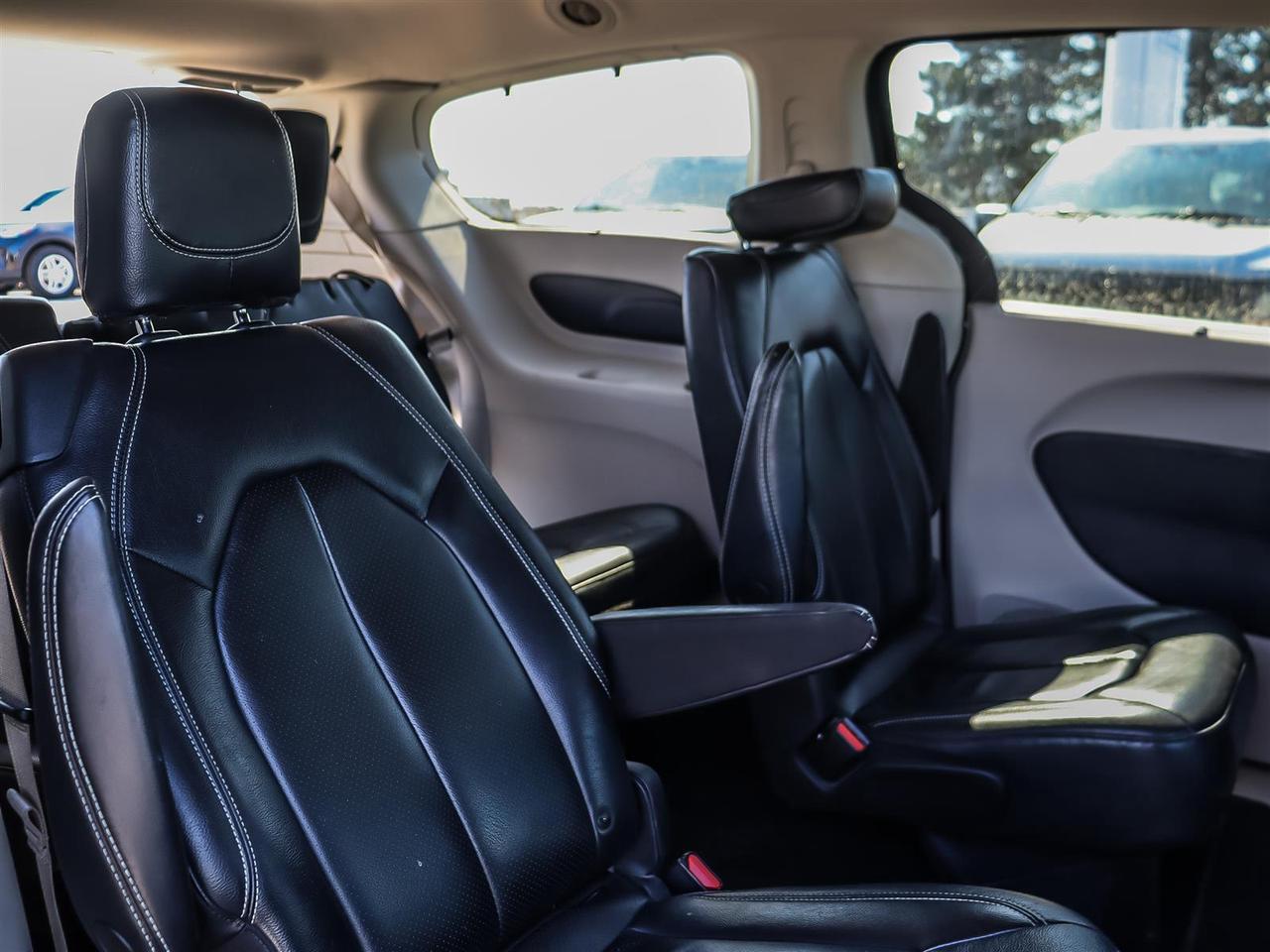 2022 Chrysler Pacifica Touring L | FINANCE IT FOR $117 PER WEEK + TAX | Photo
