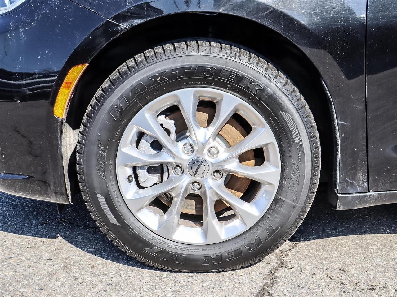 2022 Chrysler Pacifica Touring L | FINANCE IT FOR $117 PER WEEK + TAX | Photo
