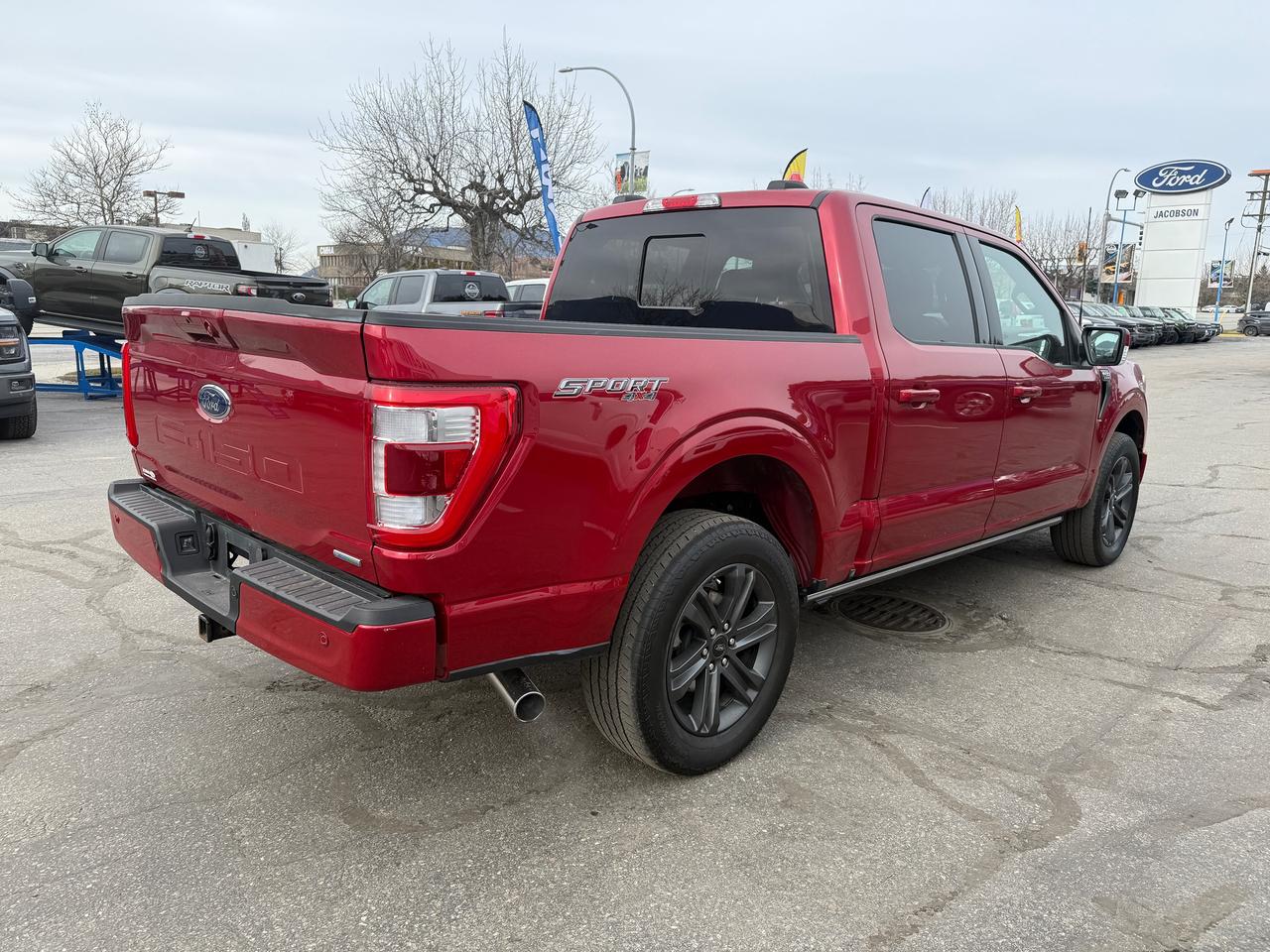 2023 Ford F-150 Lariat Photo4