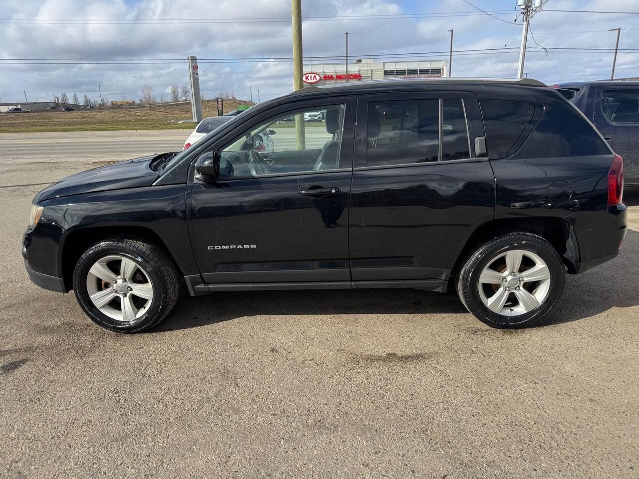2014 Jeep Compass NORTH, ONLY 58,000KMS, AUTO, LOW KMS, CERTIFIED Photo
