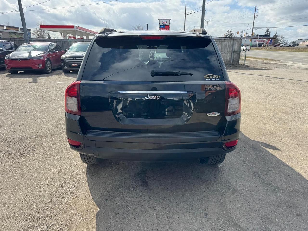 2014 Jeep Compass NORTH, ONLY 58,000KMS, AUTO, LOW KMS, CERTIFIED Photo