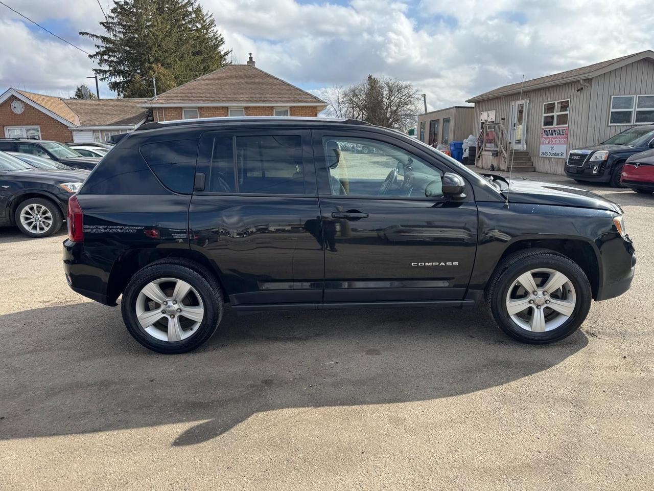 2014 Jeep Compass NORTH, ONLY 58,000KMS, AUTO, LOW KMS, CERTIFIED Photo