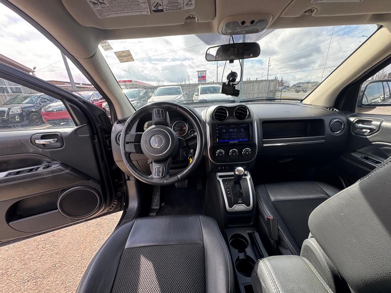 2014 Jeep Compass NORTH, ONLY 58,000KMS, AUTO, LOW KMS, CERTIFIED Photo