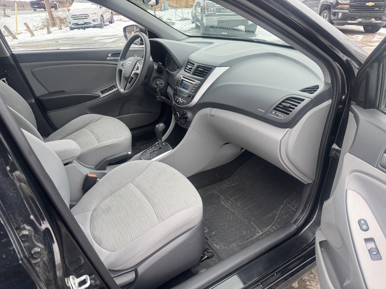 2017 Hyundai Accent GL Photo