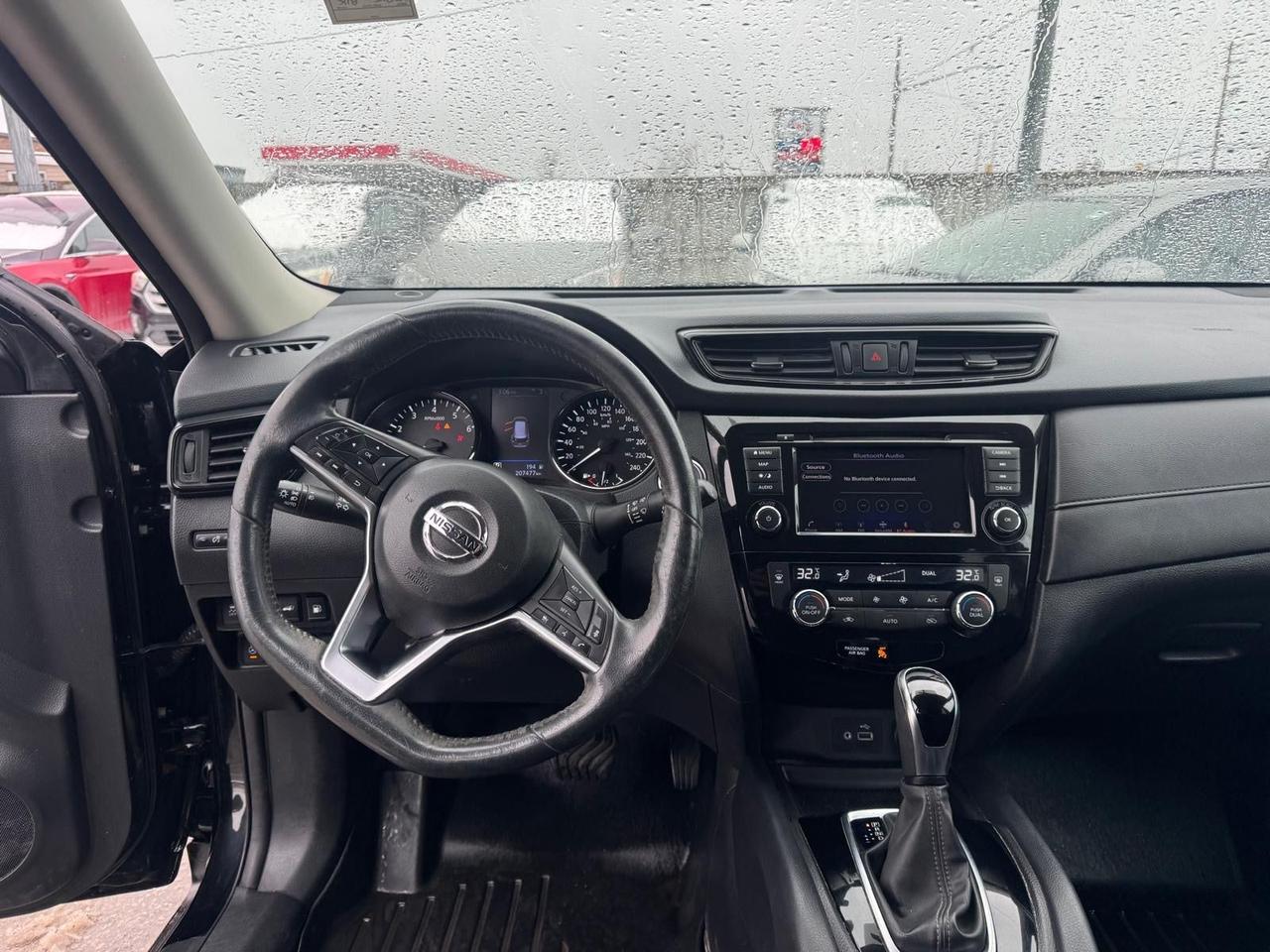 2018 Nissan Rogue SV AWD, BLACK ON BLACK,SUNROOF, CERTIFIED Photo