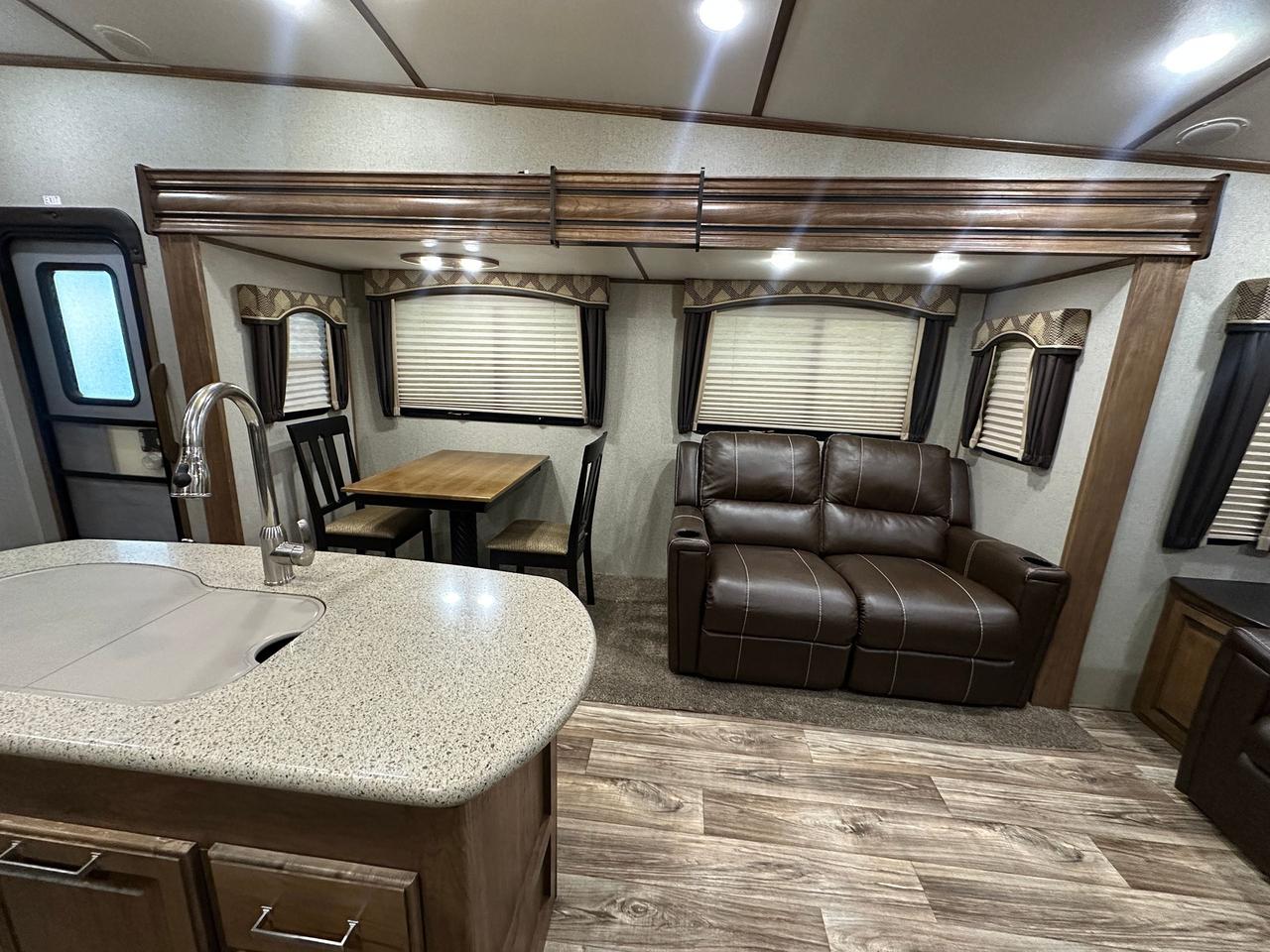 2019 Keystone RV Laredo 290SRL 