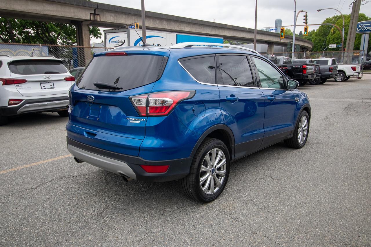 2017 Ford Escape Titanium Photo4