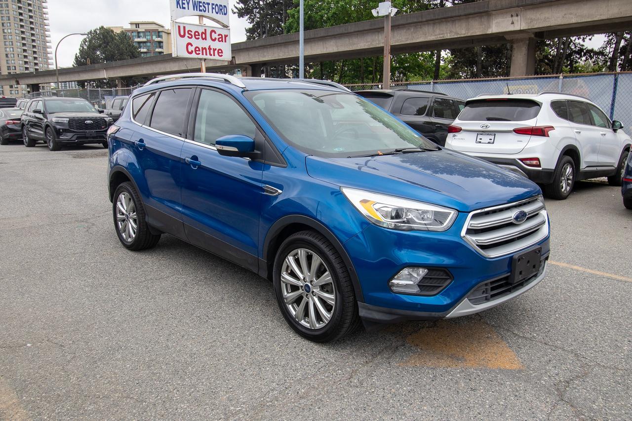 2017 Ford Escape Titanium Photo3