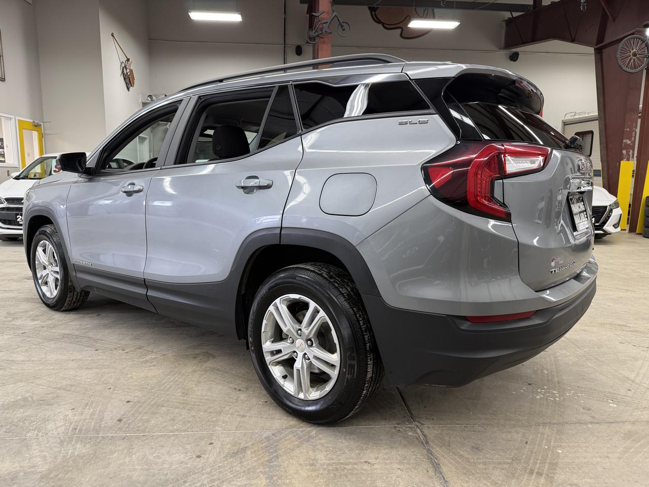 2023 GMC Terrain SLE Photo3