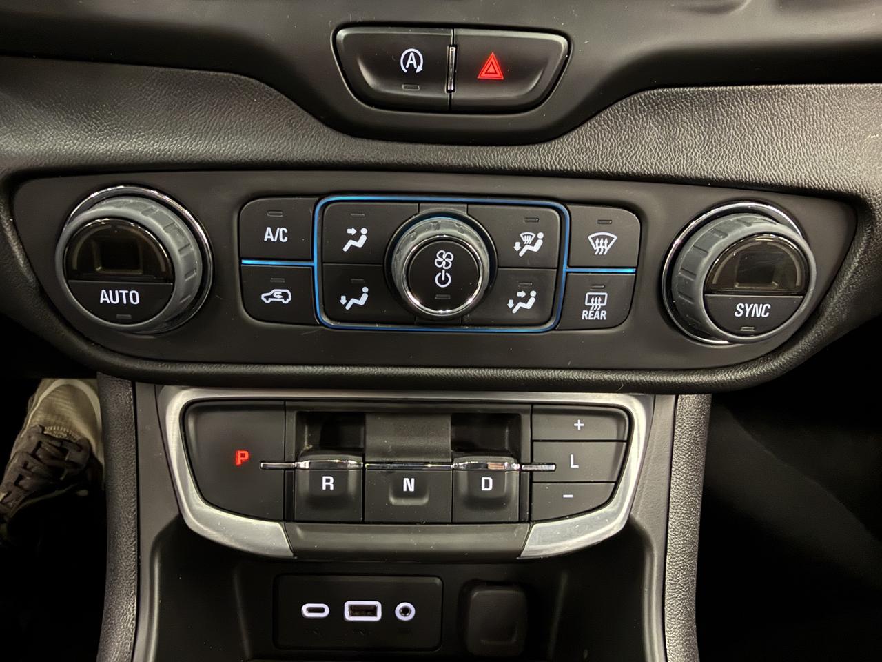 2023 GMC Terrain SLE Photo