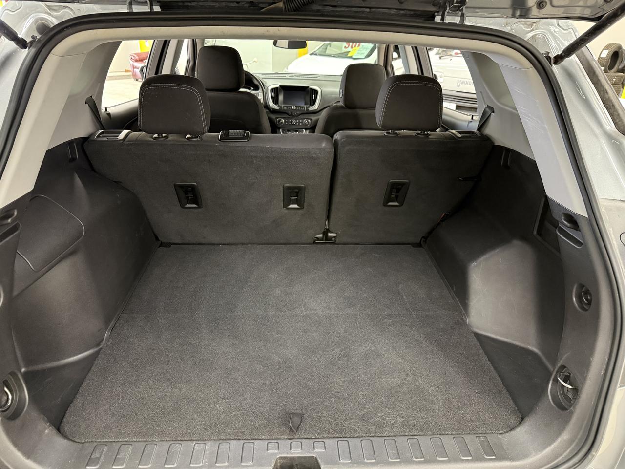 2023 GMC Terrain SLE Photo