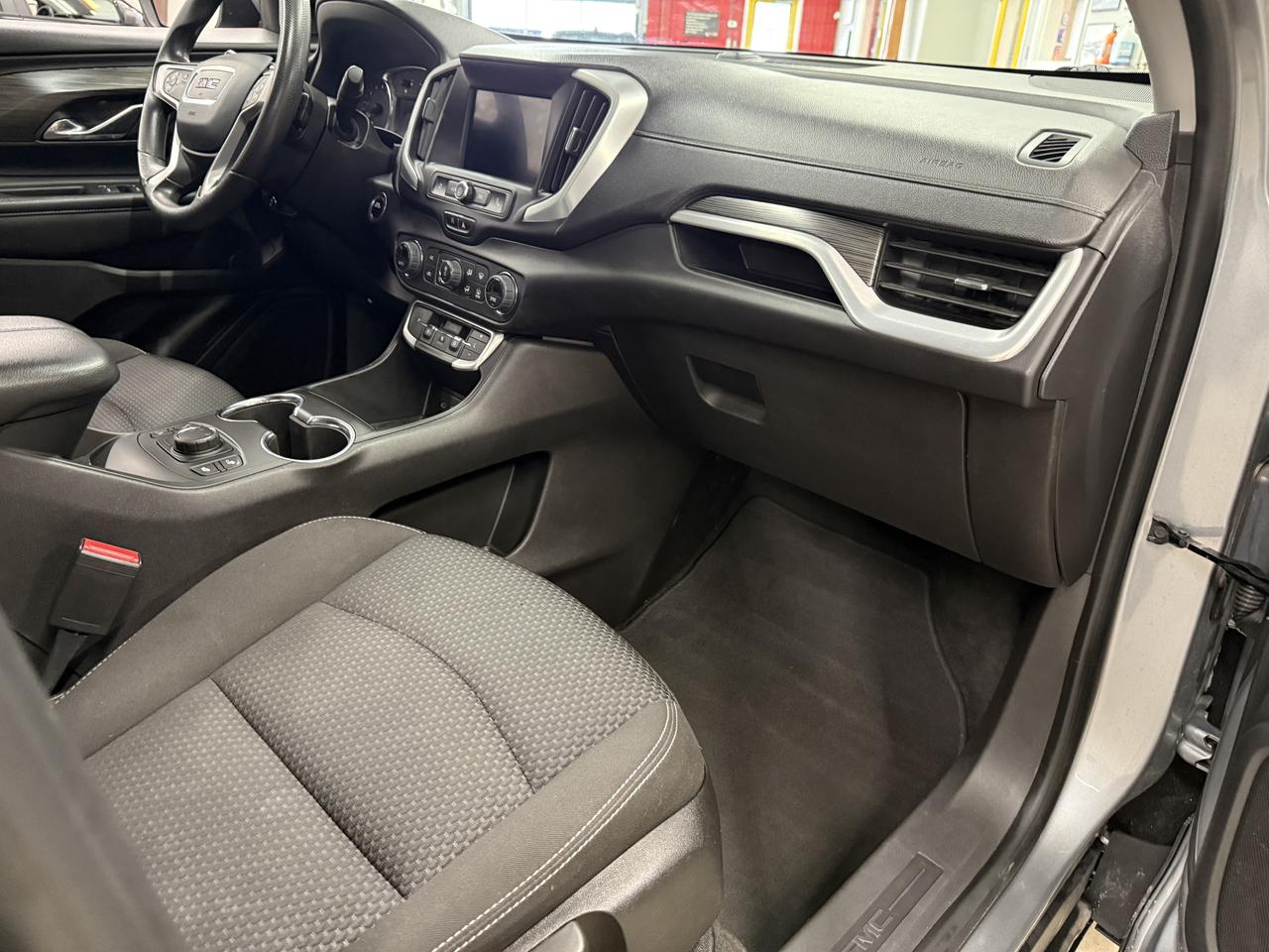 2023 GMC Terrain SLE Photo