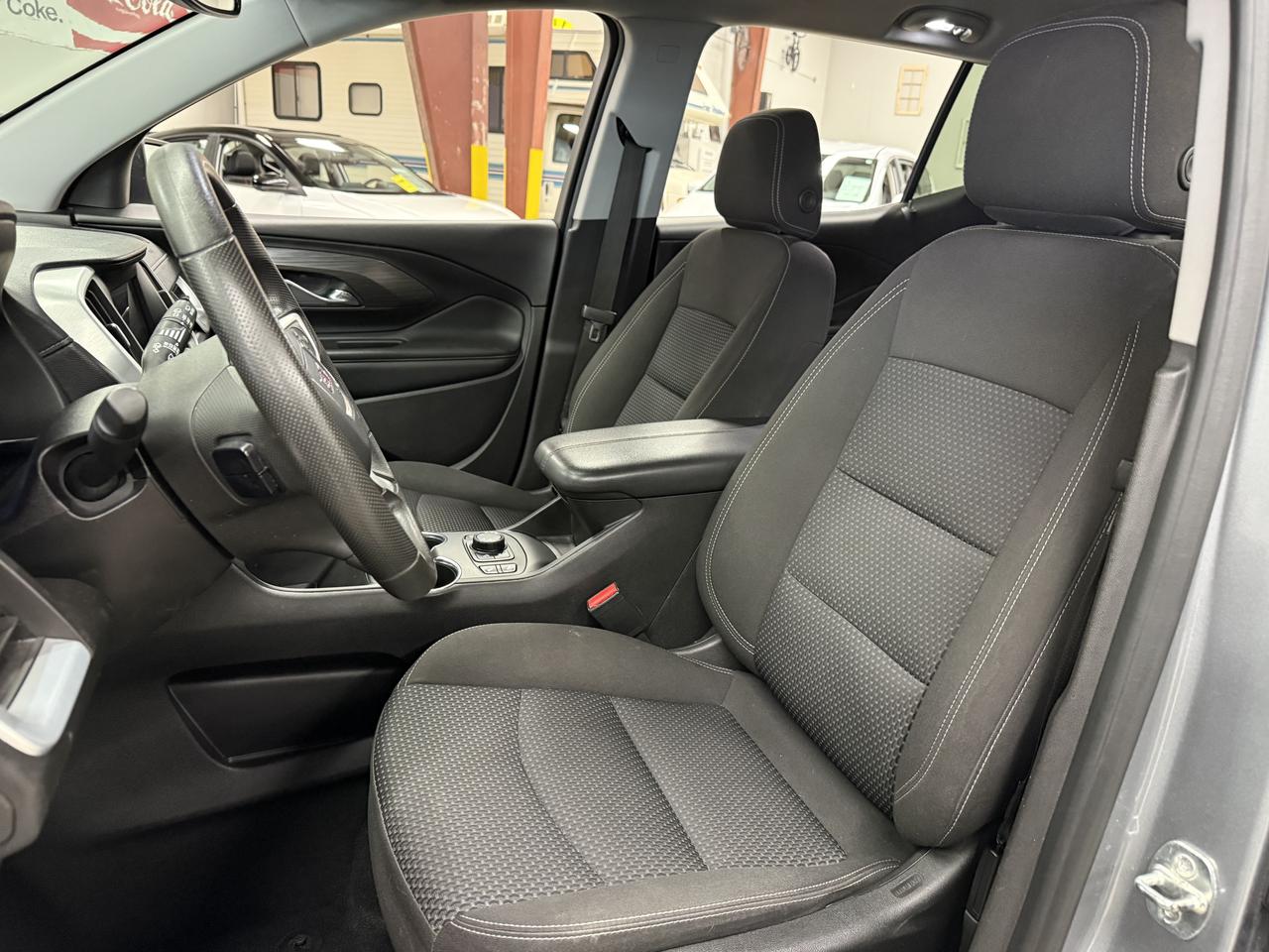 2023 GMC Terrain SLE Photo