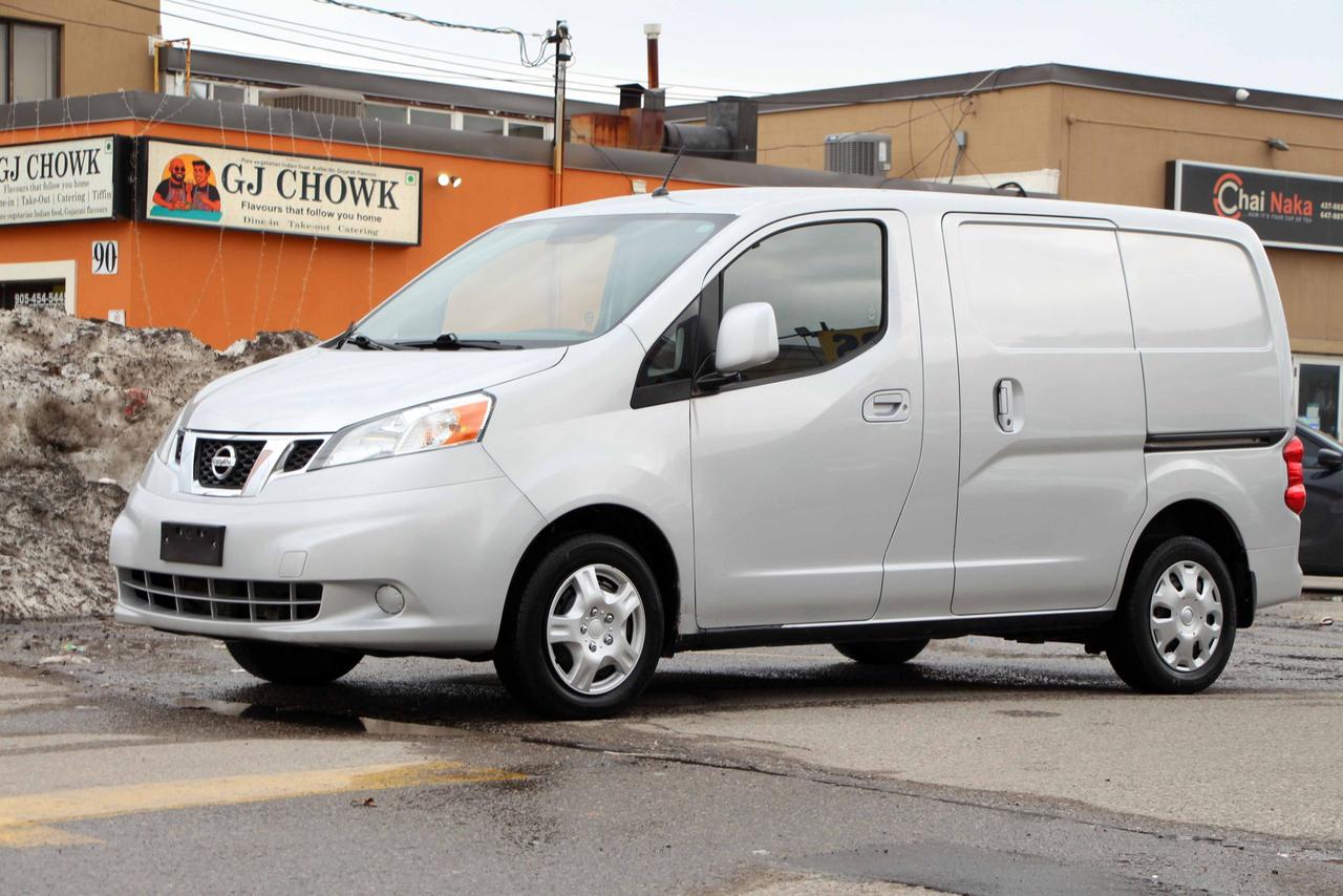 2013 Nissan NV200 SV Photo