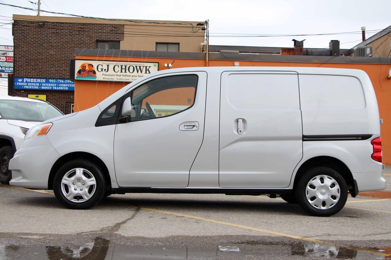 2013 Nissan NV200 SV Photo