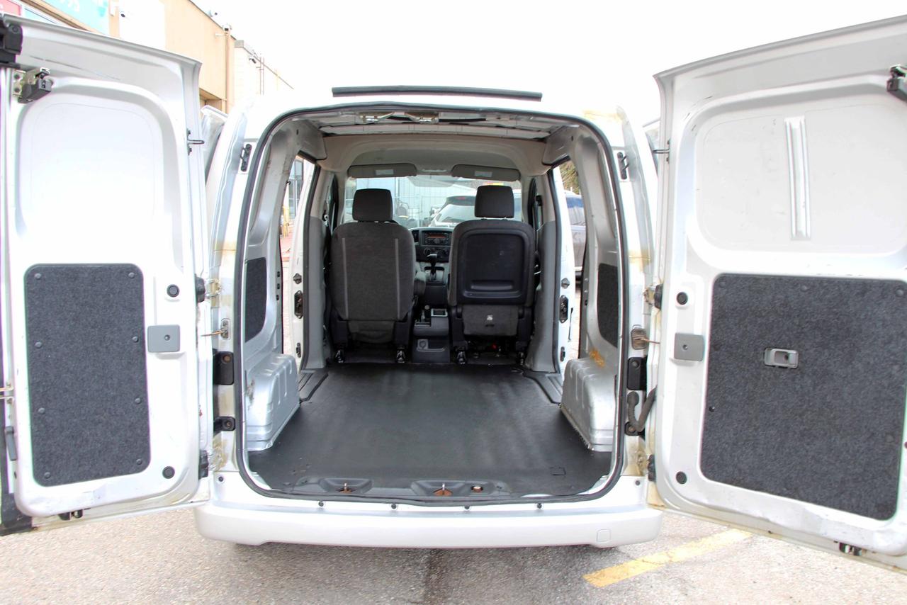 2013 Nissan NV200 SV Photo