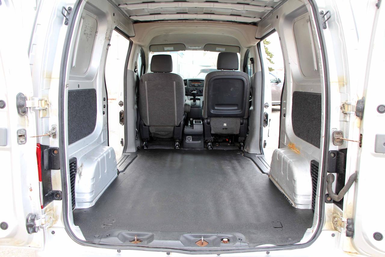 2013 Nissan NV200 SV Photo