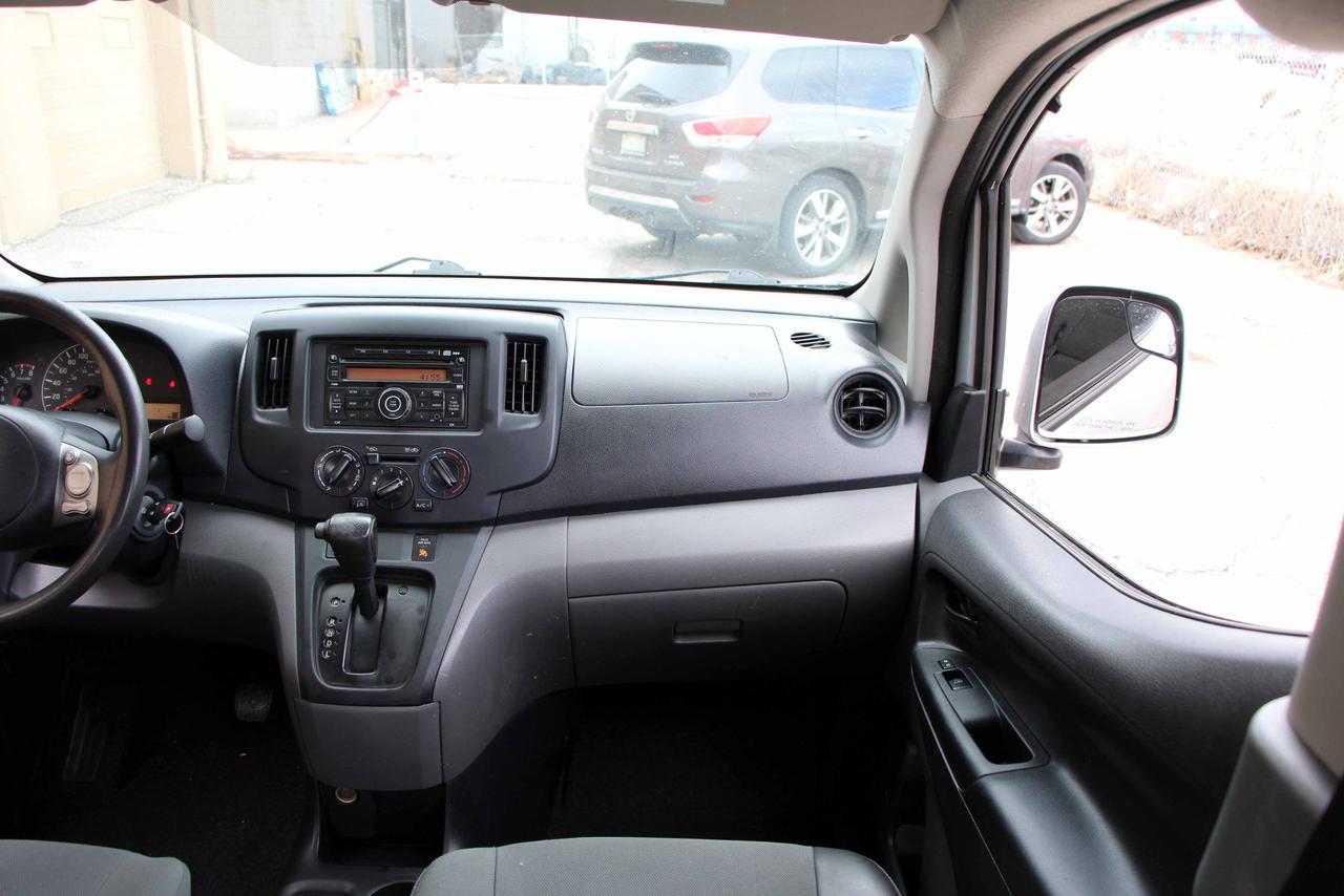 2013 Nissan NV200 SV Photo