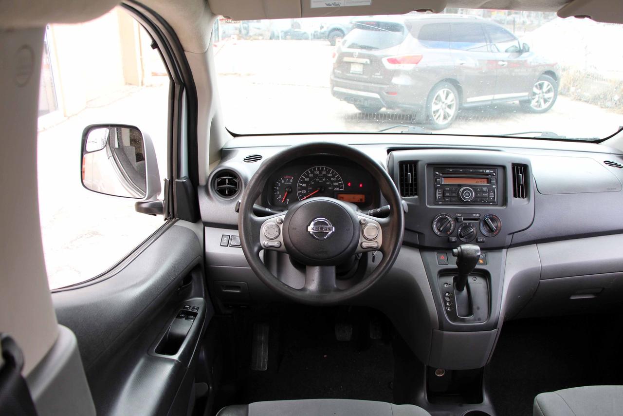 2013 Nissan NV200 SV Photo